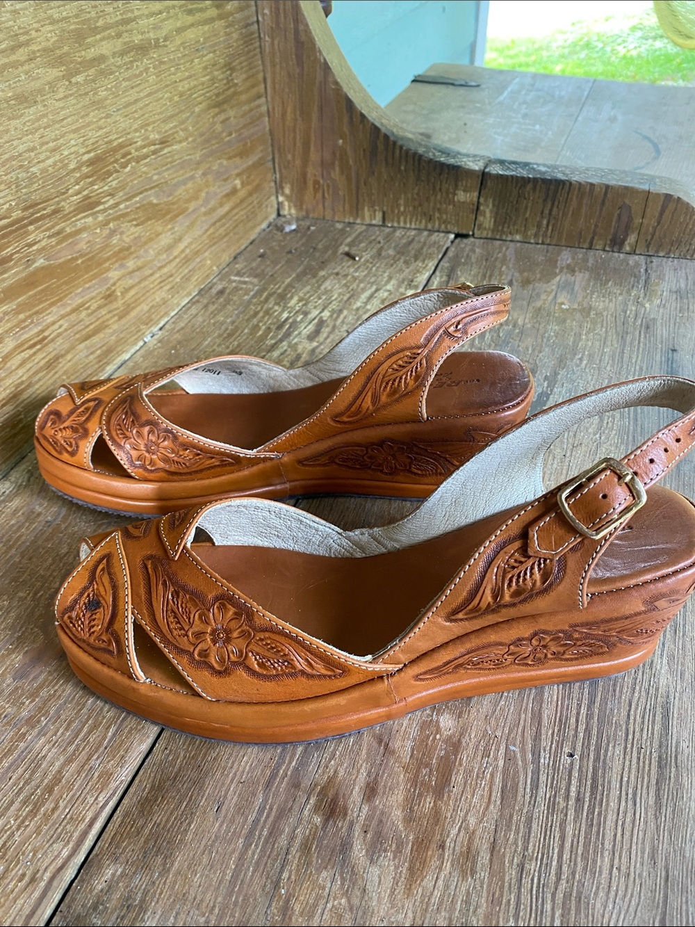 Re-Mix company Women's Floral tooled Leather Slingback Wedge 10